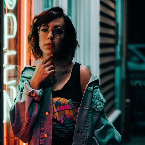 Meet your Posher, Jenesta - Picture 1 of 1